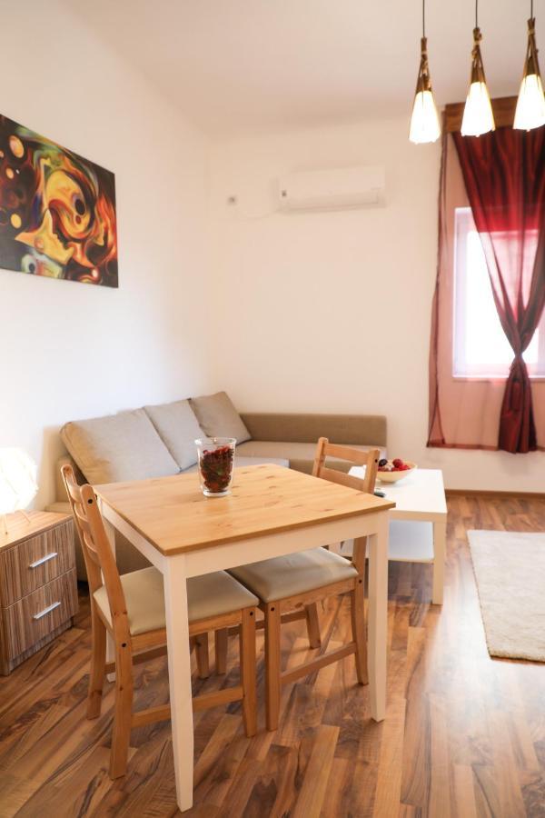Ultracentral Apartament With Balcony - Old Town Bucureşti Eksteriør bilde